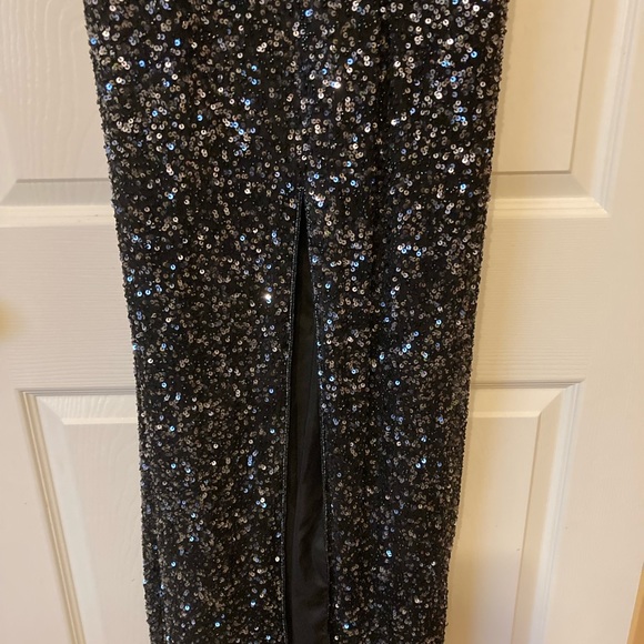 Papell Boutique Dresses & Skirts - Gorgeous Sequins Dress